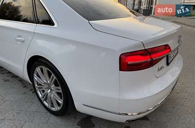 Седан Audi A8 2015 в 