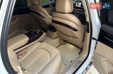 Седан Audi A8 2015 в 