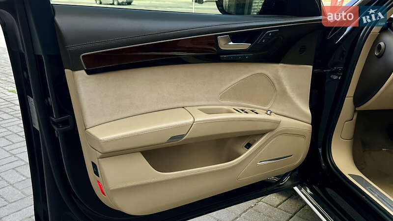 Седан Audi A8 2013 в Запорожье