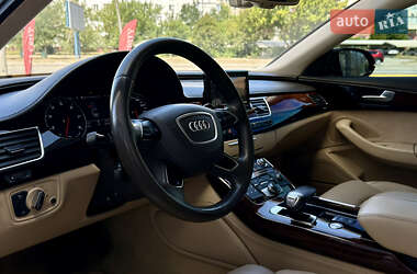 Седан Audi A8 2013 в 