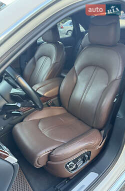 Седан Audi A8 2012 в 