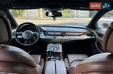 Седан Audi A8 2012 в 
