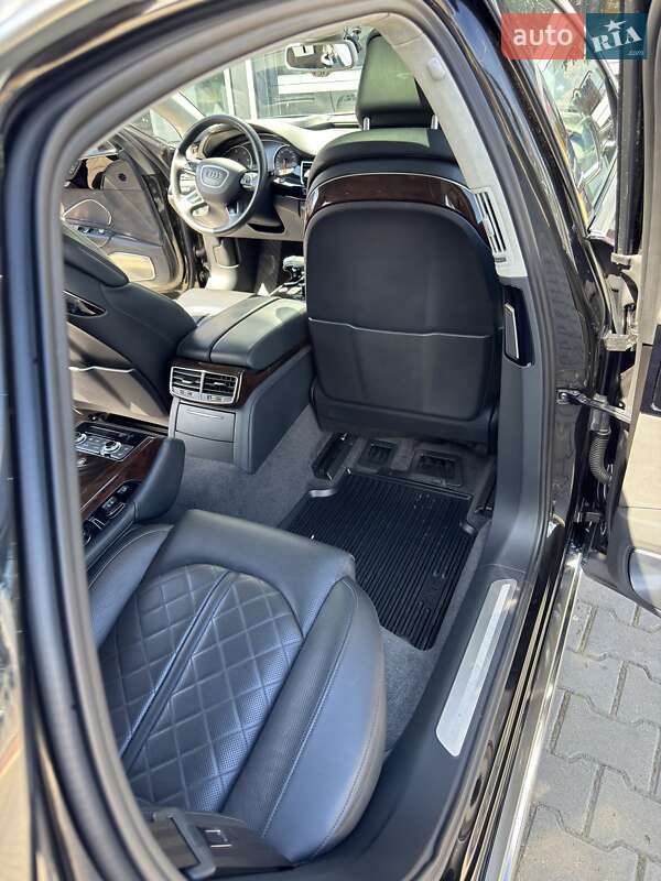 Седан Audi A8 2017 в Хмельницком