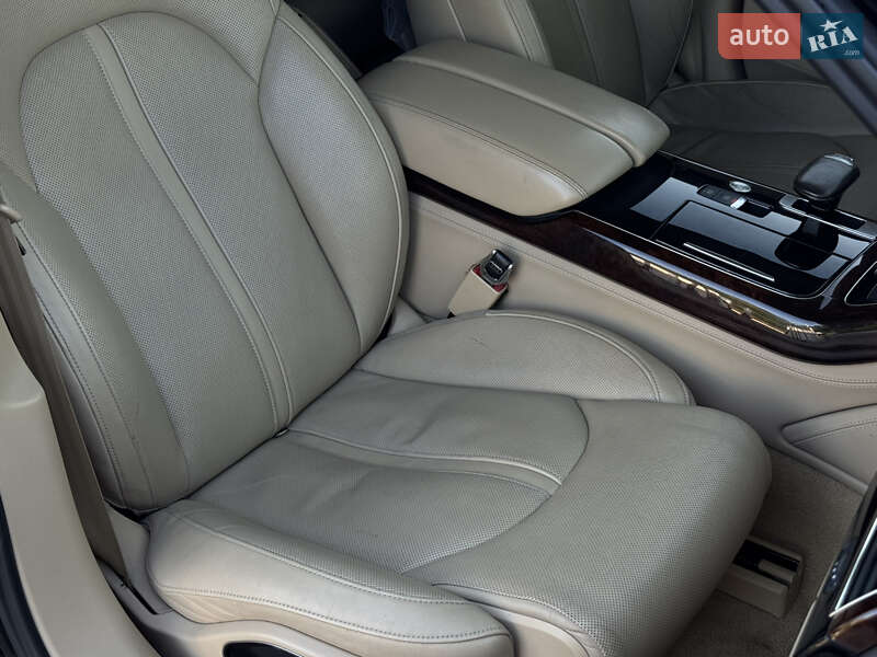 Седан Audi A8 2013 в Запорожье