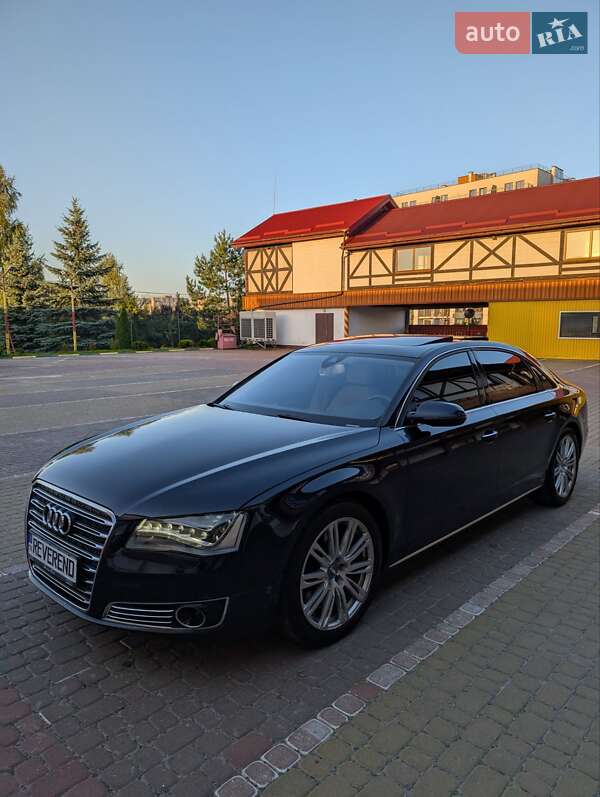 Седан Audi A8 2011 в Львове