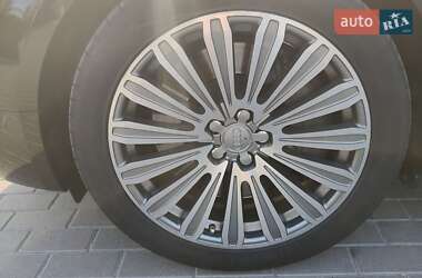 Седан Audi A8 2012 в 