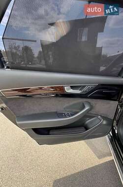 Седан Audi A8 2017 в 