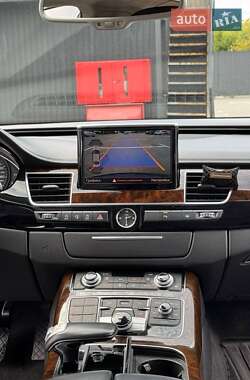 Седан Audi A8 2017 в 