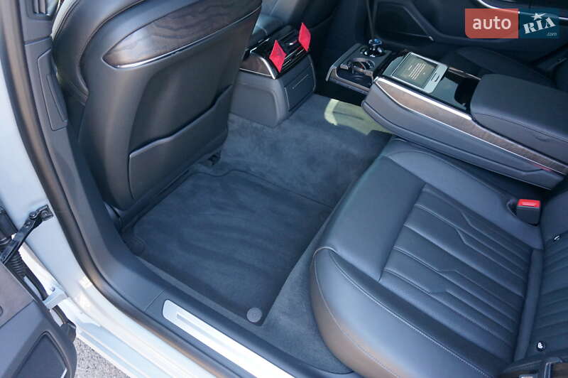 Седан Audi A8 2021 в Одессе