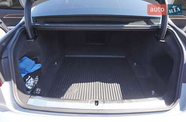 Седан Audi A8 2021 в 