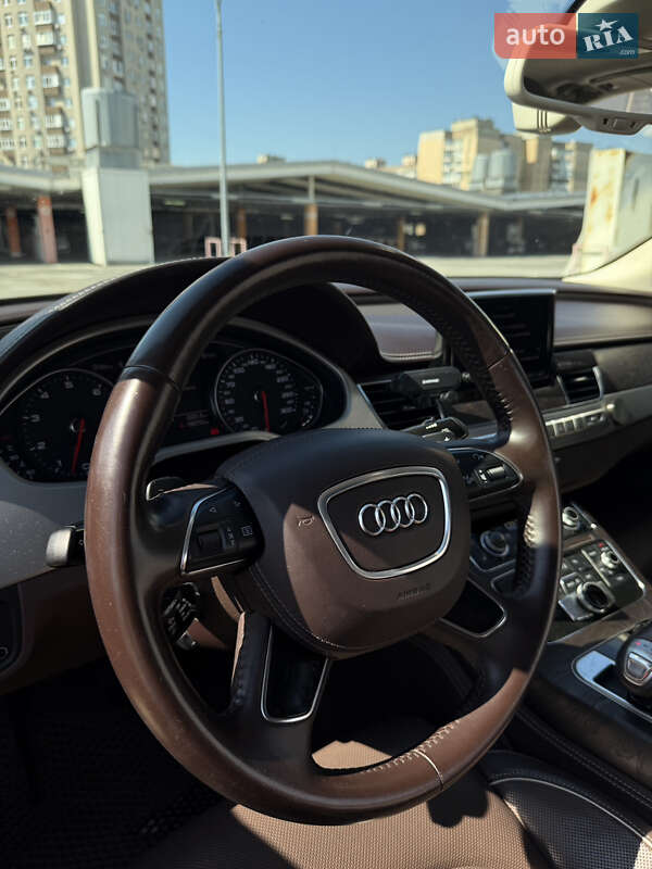 Седан Audi A8 2013 в Киеве