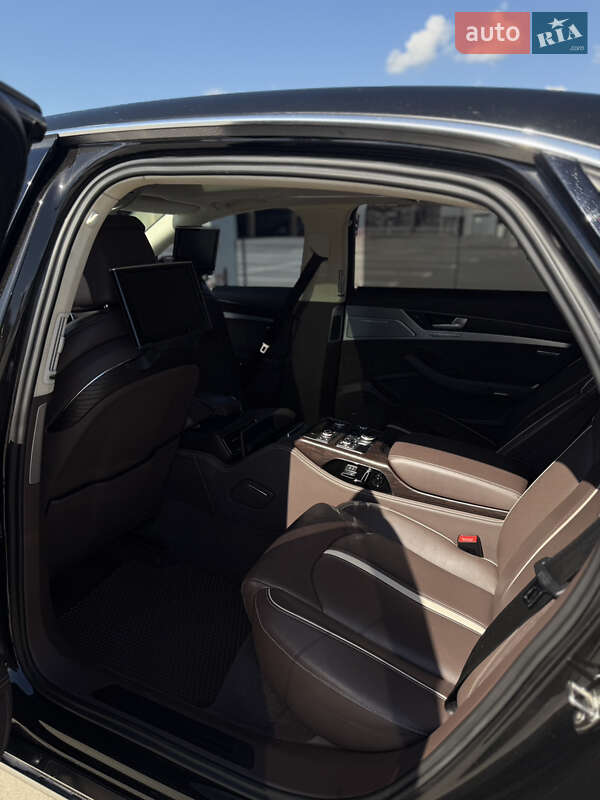 Седан Audi A8 2013 в Киеве