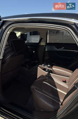 Седан Audi A8 2013 в 