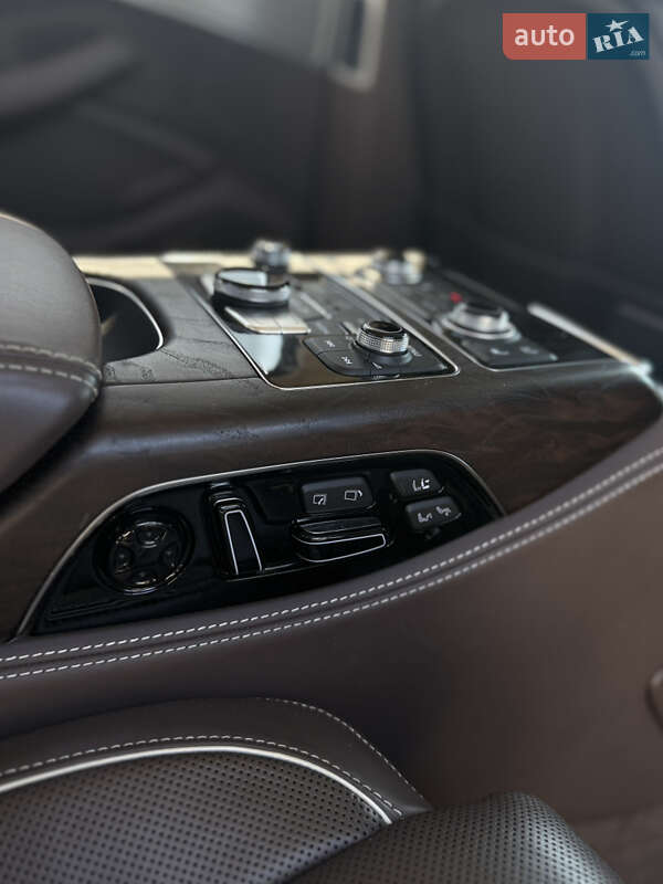 Седан Audi A8 2013 в Киеве