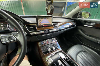 Седан Audi A8 2015 в 