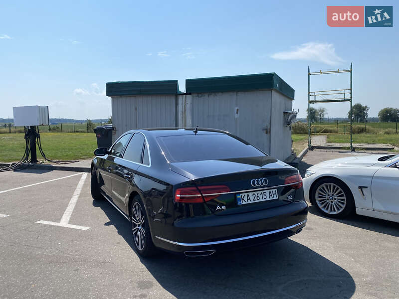 Седан Audi A8 2015 в Краматорске