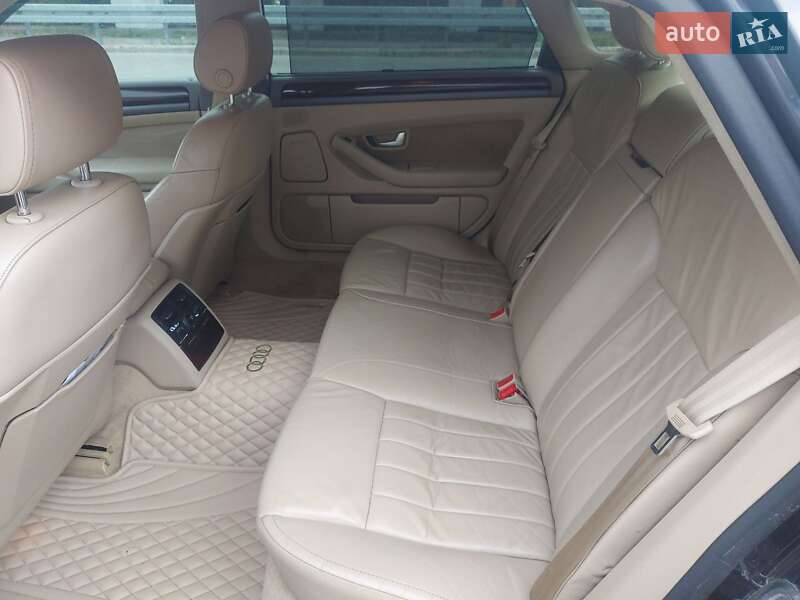 Седан Audi A8 2005 в Днепре