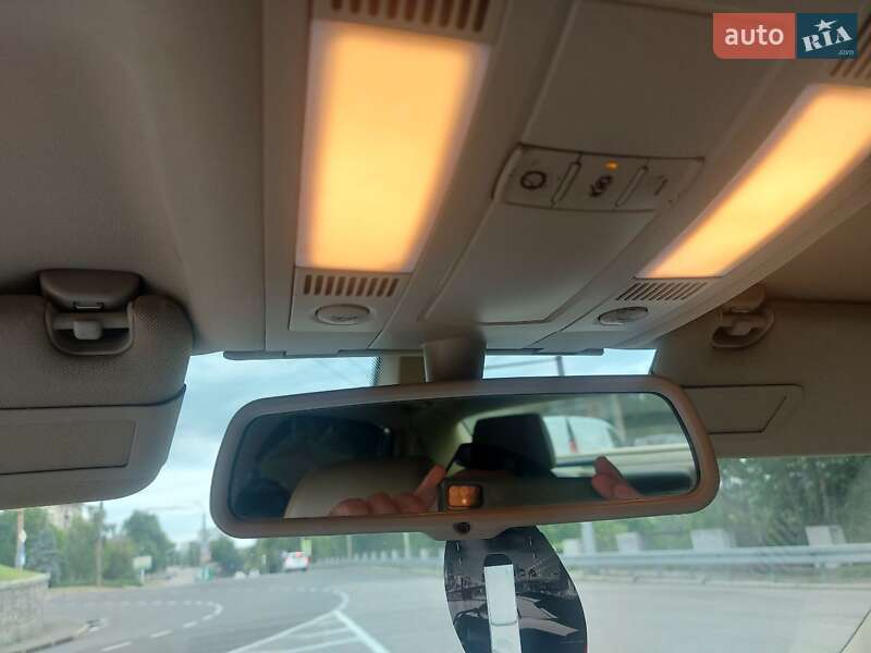 Седан Audi A8 2005 в Днепре