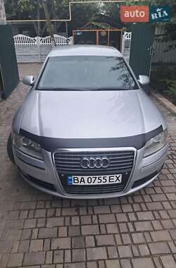 Седан Audi A8 2004 в 