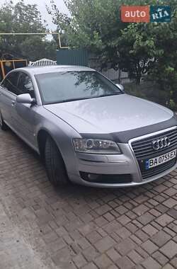 Седан Audi A8 2004 в 