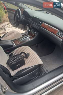 Седан Audi A8 2004 в 