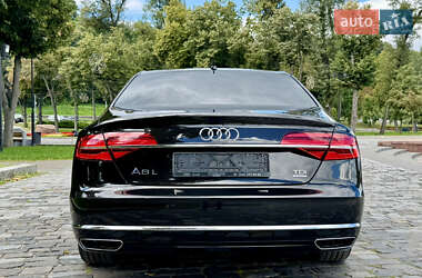 Седан Audi A8 2017 в 