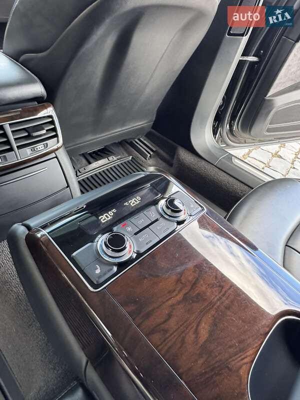 Седан Audi A8 2017 в Киеве