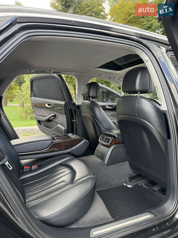 Седан Audi A8 2017 в Киеве