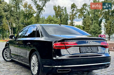 Седан Audi A8 2017 в 