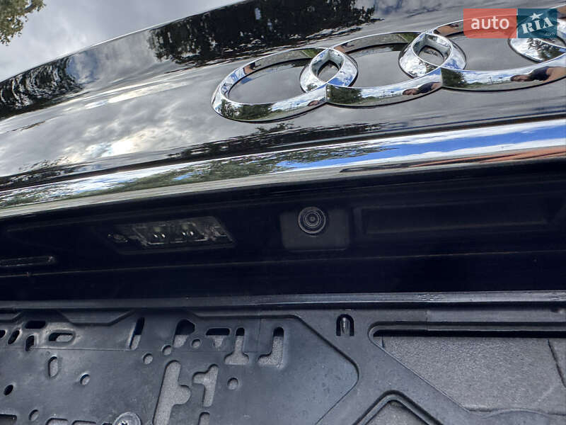 Седан Audi A8 2017 в Киеве