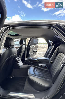 Седан Audi A8 2017 в 
