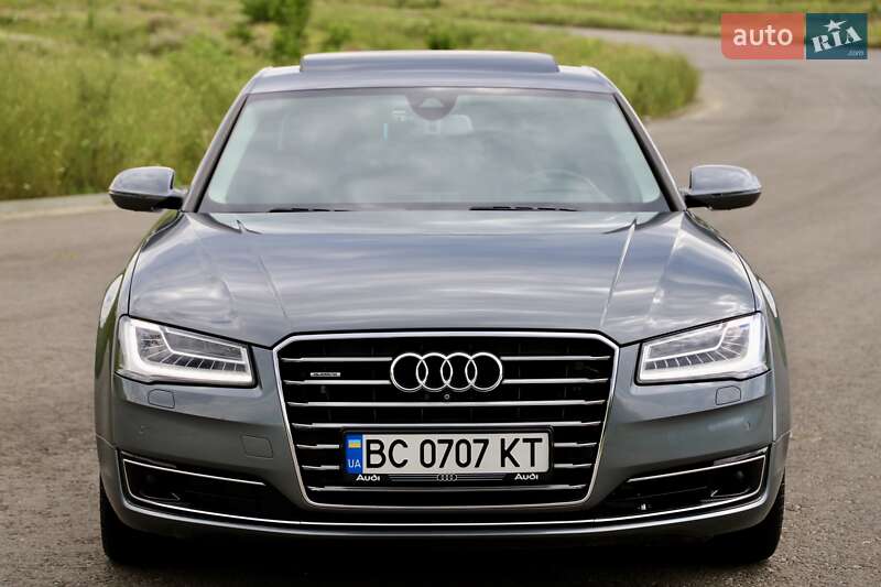 Седан Audi A8 2015 в Дрогобичі