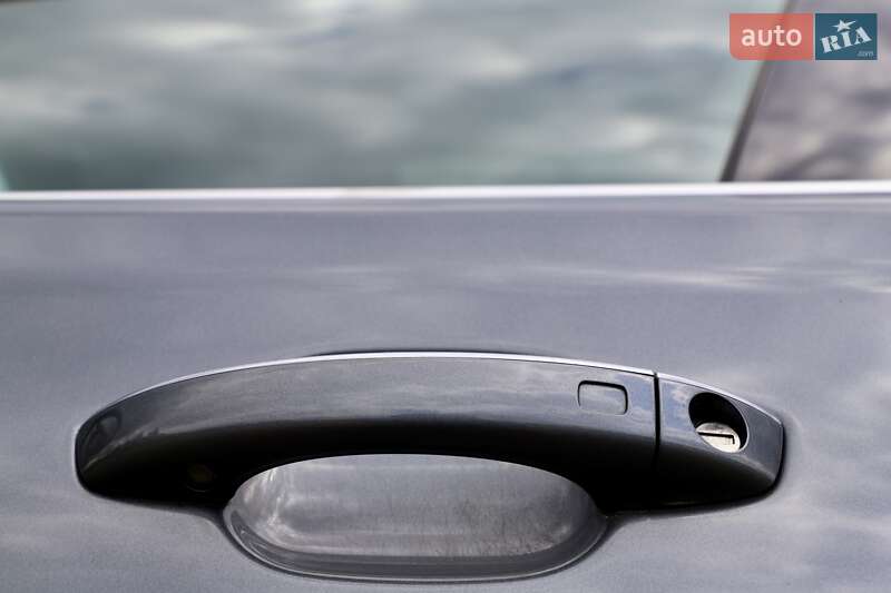 Седан Audi A8 2015 в Дрогобичі