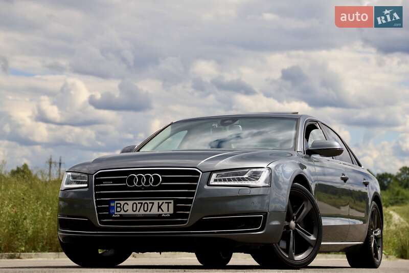 Седан Audi A8 2015 в Дрогобичі