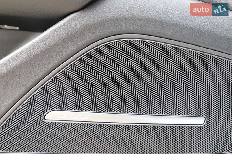 Седан Audi A8 2015 в Дрогобичі