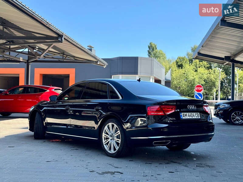 Седан Audi A8 2011 в Житомире