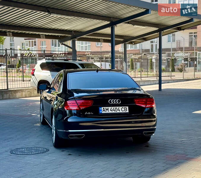 Седан Audi A8 2011 в Житомире