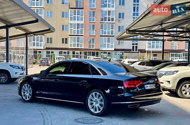 Седан Audi A8 2011 в 