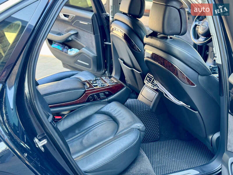 Седан Audi A8 2011 в Житомире