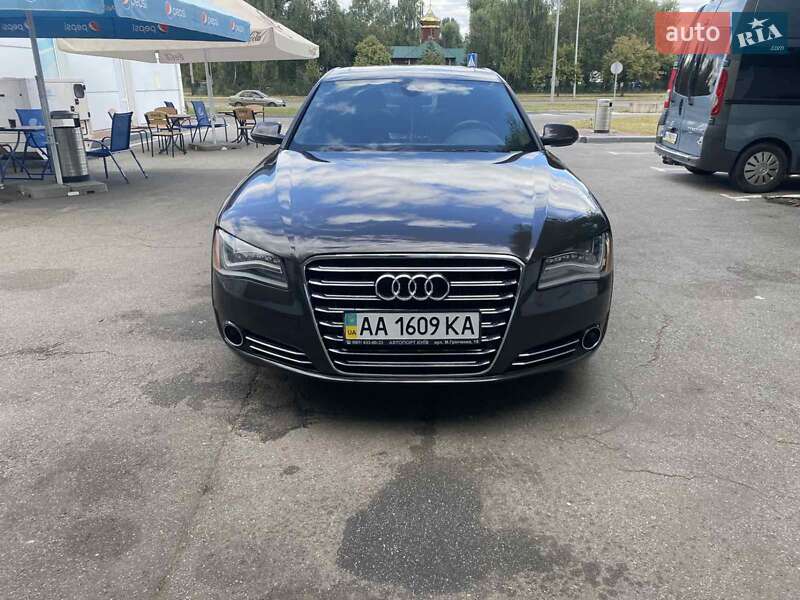 Седан Audi A8 2011 в 