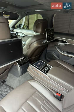 Седан Audi A8 2017 в 