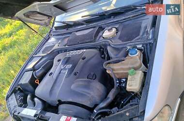 Седан Audi A8 2000 в 
