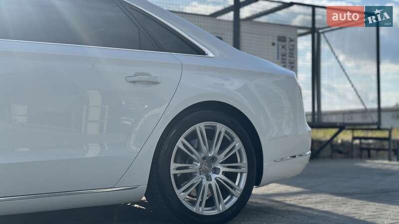 Седан Audi A8 2014 в Ивано-Франковске