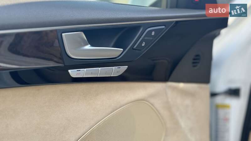 Седан Audi A8 2014 в Ивано-Франковске
