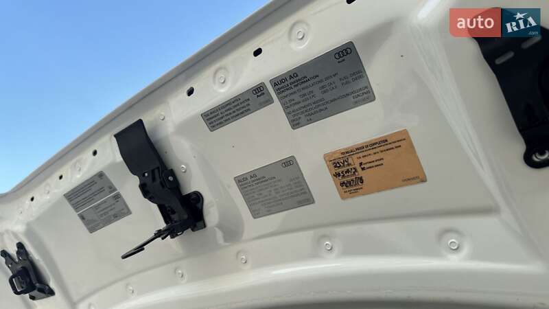 Седан Audi A8 2014 в Ивано-Франковске