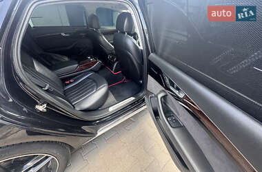Седан Audi A8 2012 в 