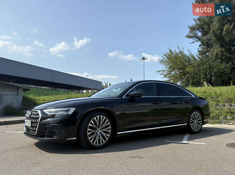 Седан Audi A8 2022 в Киеве
