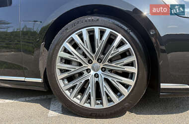Седан Audi A8 2022 в 