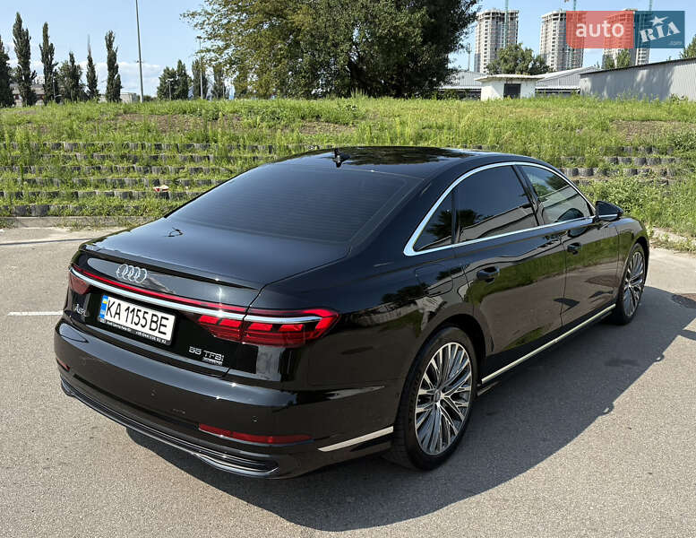 Седан Audi A8 2022 в Киеве