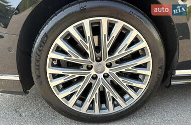 Седан Audi A8 2022 в 